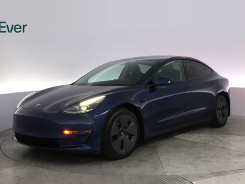 Used 2022 Tesla Model 3 RWD image 2