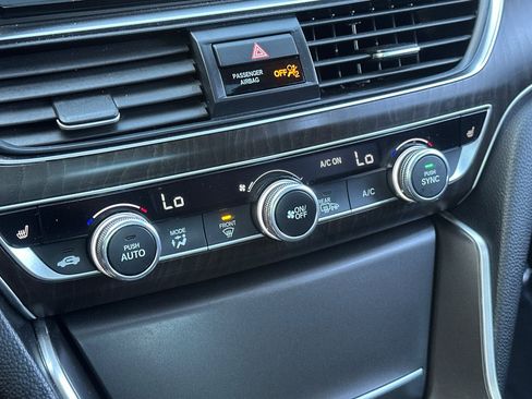Used 2020 Honda Accord EX image 29