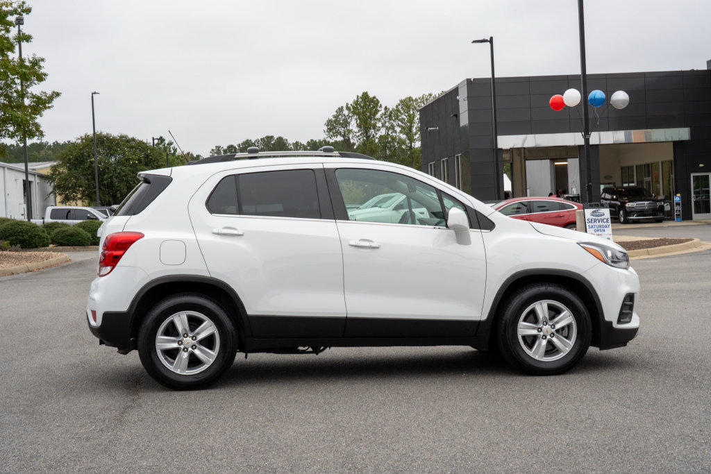 Used 2018 Chevrolet Trax LT w/ LT Convenience Package FWD image 8