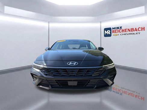 Used 2025 Hyundai Elantra SEL FWD image 10