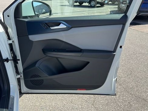Certified 2023 Volkswagen Taos SE w/ Panoramic Sunroof Package image 26