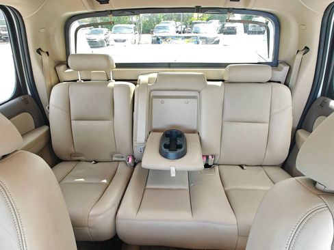 Used 2013 Chevrolet Avalanche LTZ AWD/4WD image 25