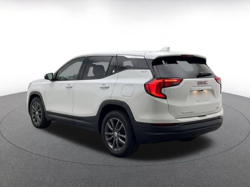 Used 2024 GMC Terrain SLT AWD/4WD image 5