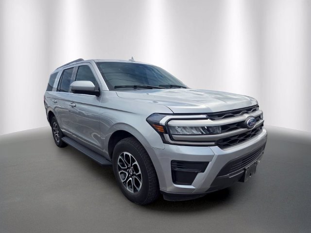Used 2024 Ford Expedition XLT RWD image 5