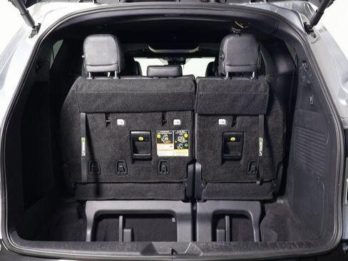 Used 2025 Toyota Sienna Platinum FWD image 15