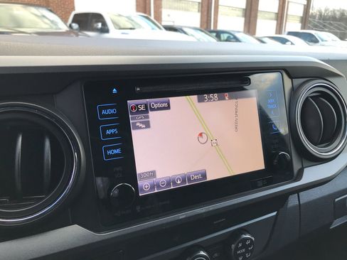 Used 2019 Toyota Tacoma TRD Off-Road image 19