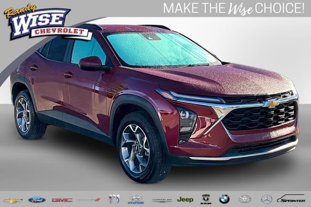 Used 2025 Chevrolet Trax LT FWD image 1