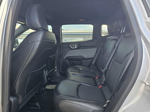 Used 2024 Jeep Compass Latitude AWD/4WD image 16