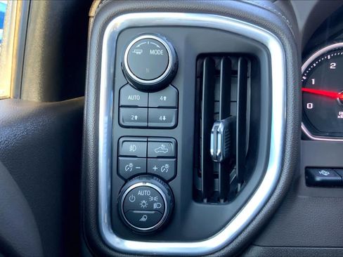 Used 2022 Chevrolet Silverado 2500 LTZ AWD/4WD image 35