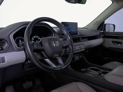 Used 2023 Honda Pilot Touring image 22