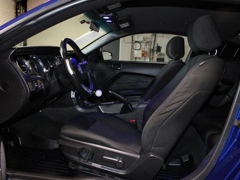 Used 2014 Ford Mustang GT RWD image 9