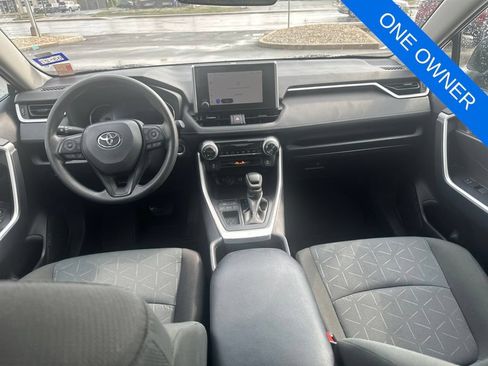 Used 2025 Toyota RAV4 XLE FWD image 24