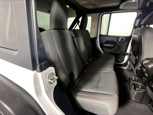 Used 2025 Jeep Wrangler Unlimited Rubicon AWD/4WD image 27
