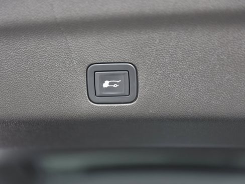 Used 2021 Cadillac Escalade Sport w/ Driver Assist Tech Package image 18