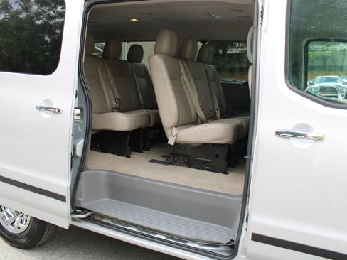 Used 2020 Nissan NV 3500 SL RWD image 22