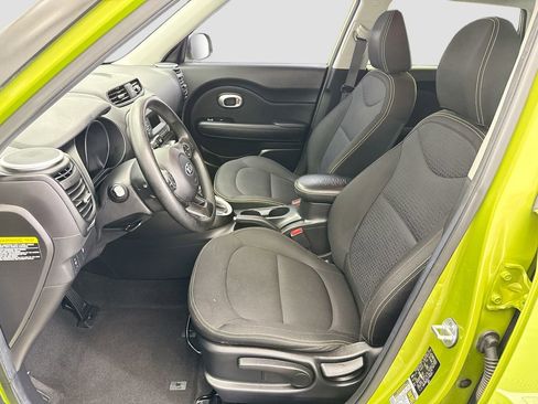 Used 2015 Kia Soul + image 16