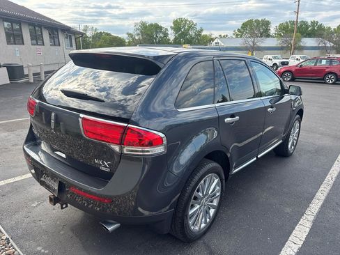 Used 2013 Lincoln MKX AWD image 3