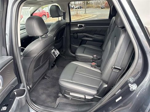 Used 2023 Kia Sorento SX image 17
