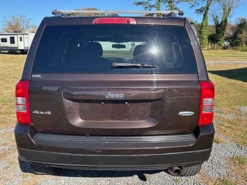 Used 2014 Jeep Patriot Latitude w/ Sun/Sound Group image 6