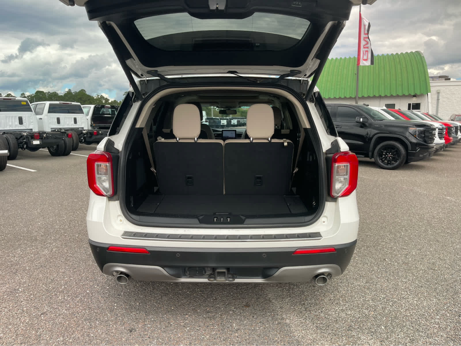 Used 2021 Ford Explorer Limited w/ Equipment Group 301A RWD image 22