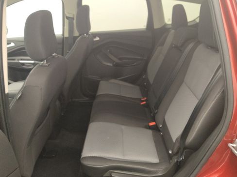 Used 2019 Ford Escape SE FWD image 18