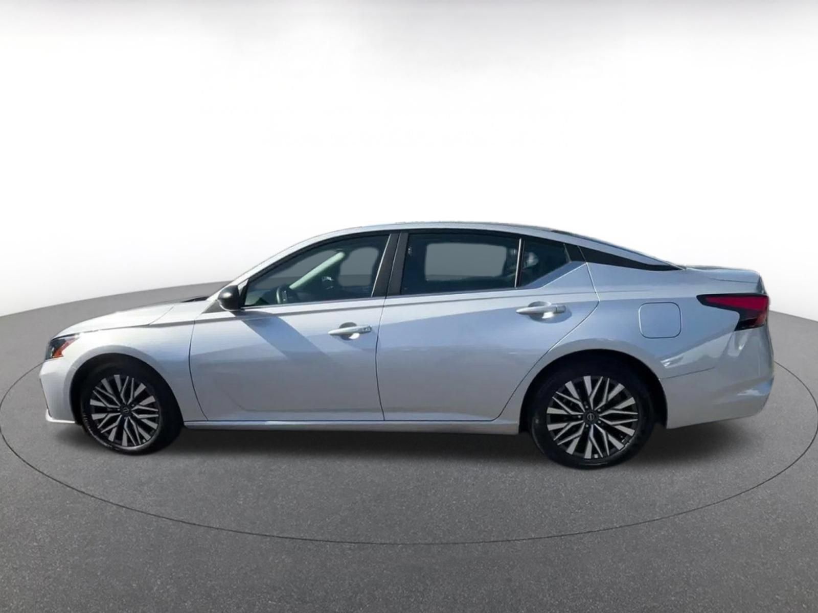 Used 2026 Nissan Altima 2.5 SV FWD image 8
