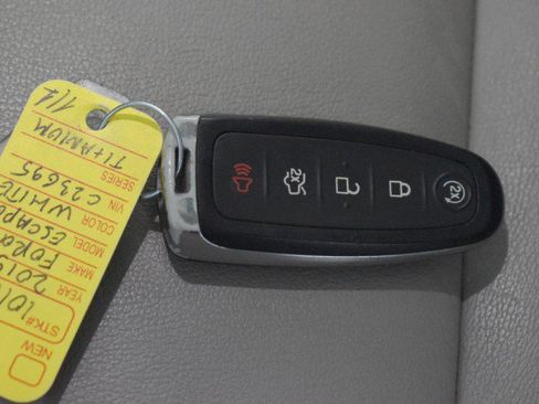Used 2019 Ford Escape Titanium AWD/4WD image 23