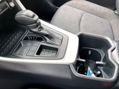 Used 2025 Toyota RAV4 XLE FWD image 18