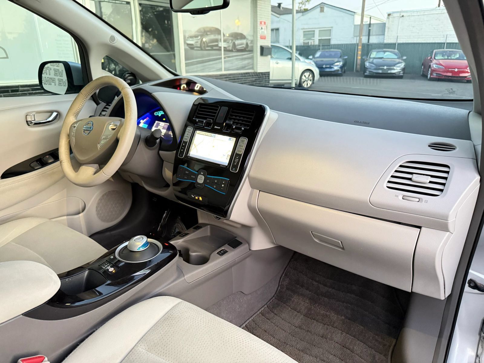 Used 2013 Nissan Leaf SV FWD image 10
