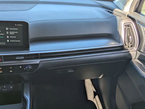 Certified 2025 Kia Sorento LX image 15