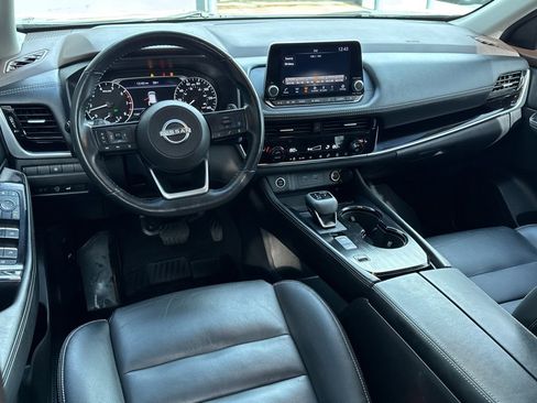 Used 2023 Nissan Rogue SL image 2