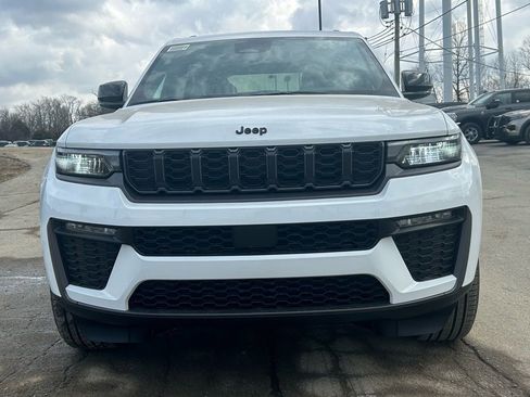 New 2026 Jeep Grand Cherokee Limited w/ Limited Altitude Package AWD/4WD image 3