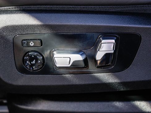 Used 2023 BMW XM Base w/ M Driver's Package image 22