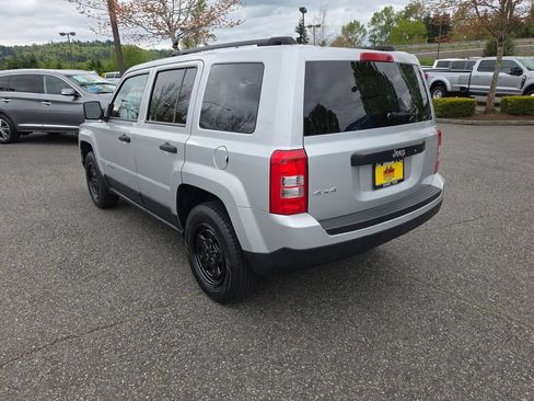 Used 2012 Jeep Patriot Sport AWD/4WD image 4