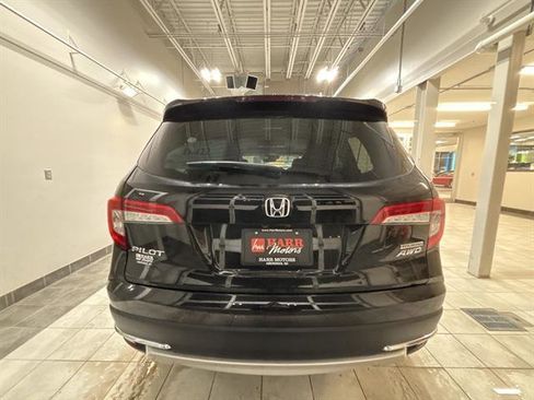 Used 2019 Honda Pilot Touring image 3