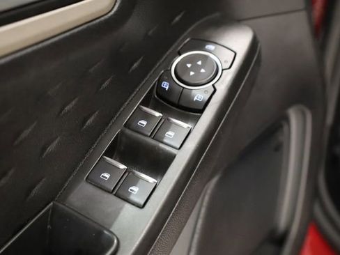 Used 2020 Ford Escape SE image 17