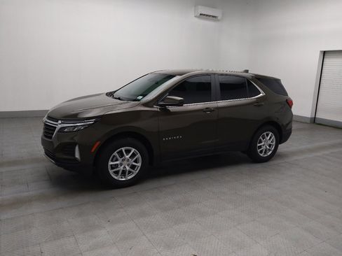 Used 2023 Chevrolet Equinox LT w/ Driver Convenience Package image 2