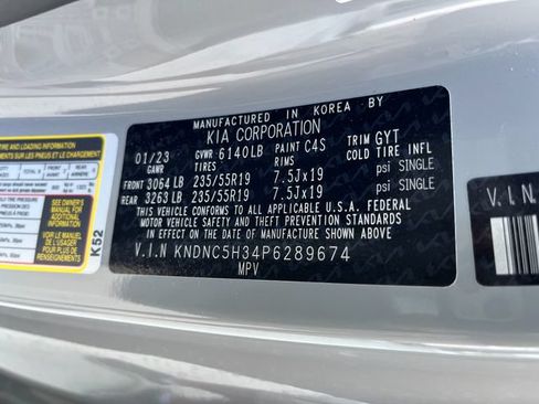 Used 2023 Kia Carnival EX FWD image 30