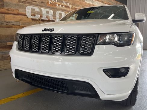 Used 2018 Jeep Grand Cherokee Altitude image 8