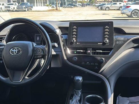 Used 2021 Toyota Camry SE image 21