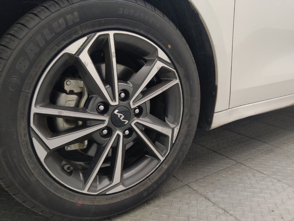 Used 2023 Kia Forte LXS w/ LXS Technology Package FWD image 31