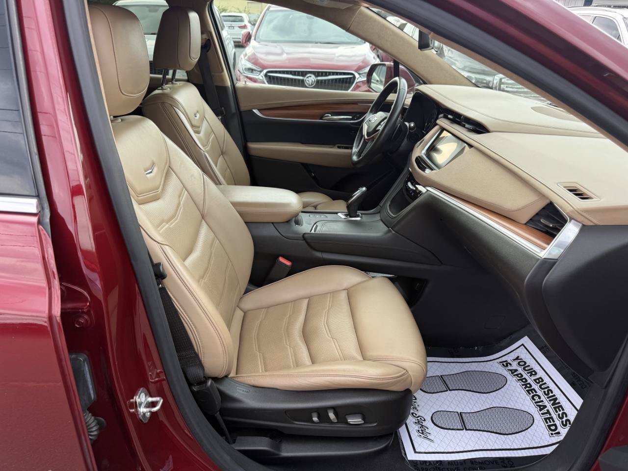 Used 2017 Cadillac XT5 Platinum AWD/4WD image 12
