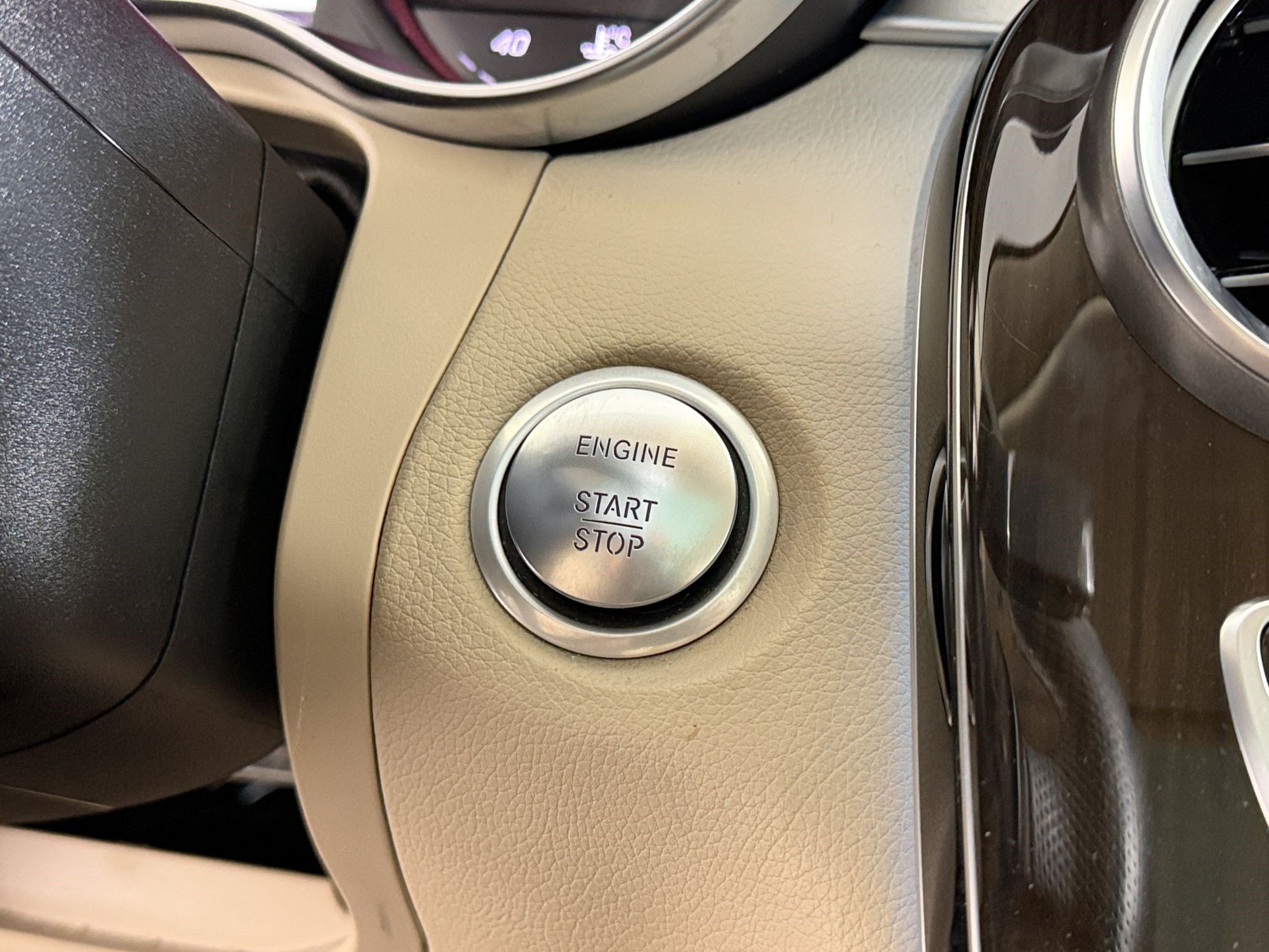 Used 2017 Mercedes-Benz GLC 300 4MATIC image 16