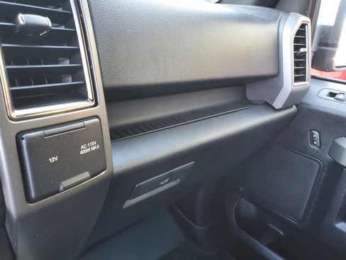 Used 2018 Ford F150 Raptor w/ Equipment Group 801A Mid image 43