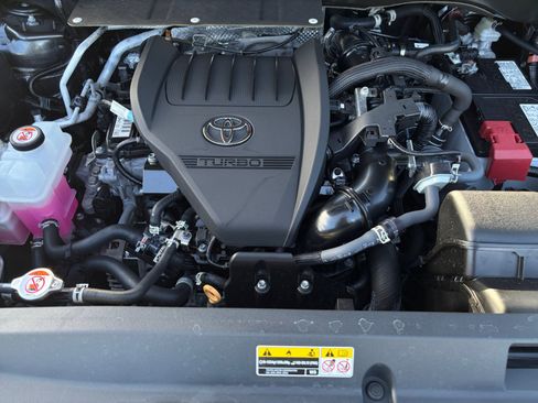 Used 2025 Toyota Highlander XSE AWD/4WD image 33