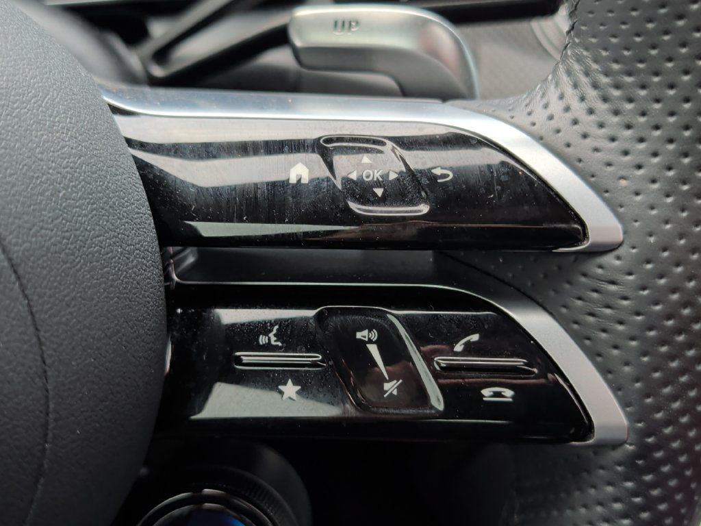 Used 2025 Mercedes-Benz GLC 43 AMG 4MATIC image 13