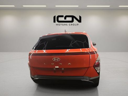 Used 2025 Hyundai Kona SEL AWD/4WD image 3