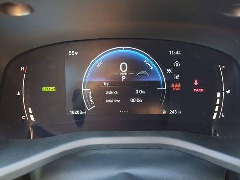 Used 2025 Toyota Camry SE FWD image 27