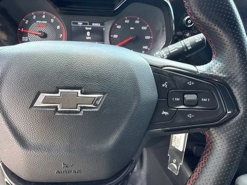 Used 2024 Chevrolet Trax RS FWD image 38