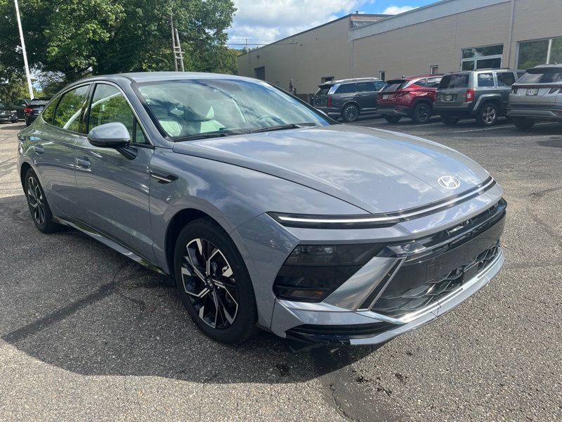 Used 2024 Hyundai Sonata SEL AWD/4WD image 3